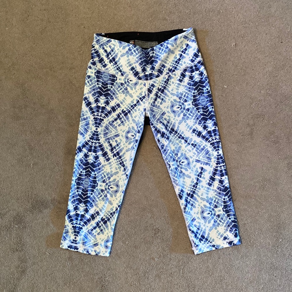 Victoria’s Secret VSX Sport capri leggings size small